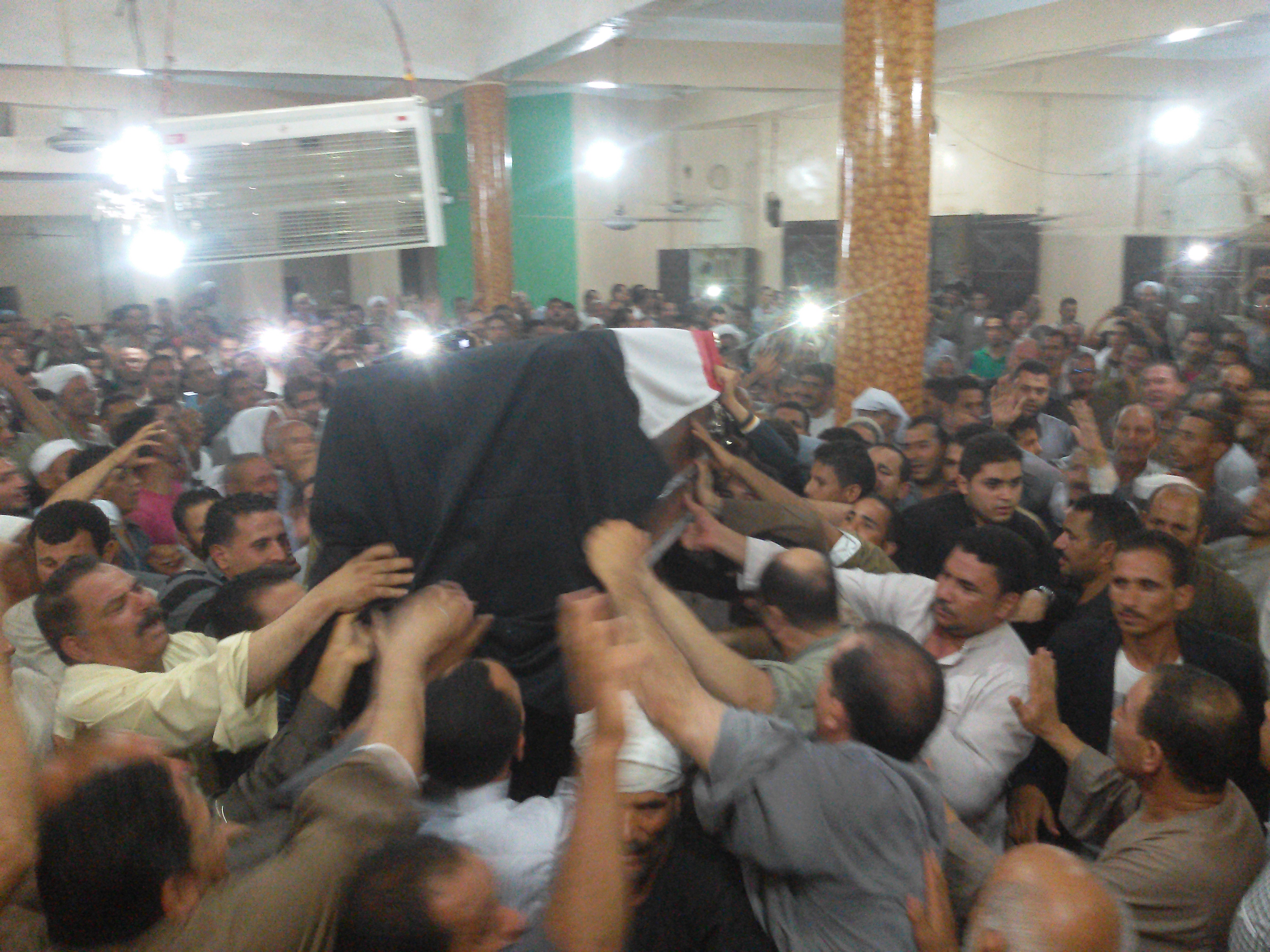 جنازة امين الشرطة نادى احمد (2)