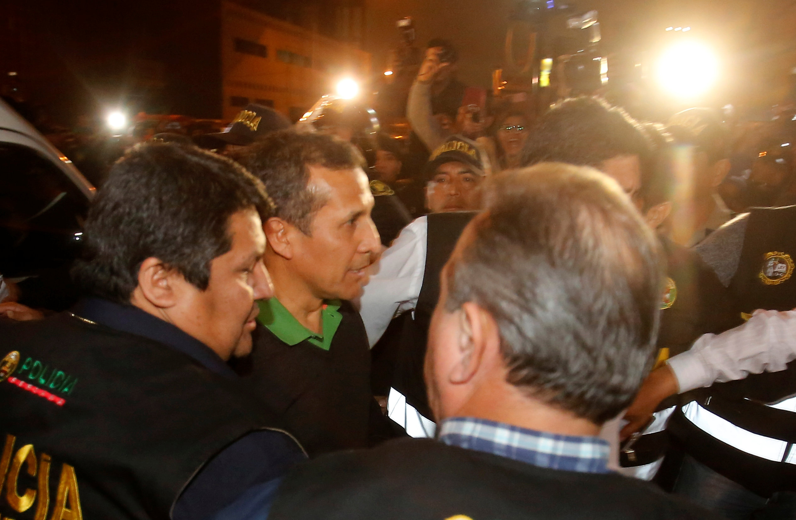 ترحيل رئيس بيرو السابق إلى قسم الشرطة