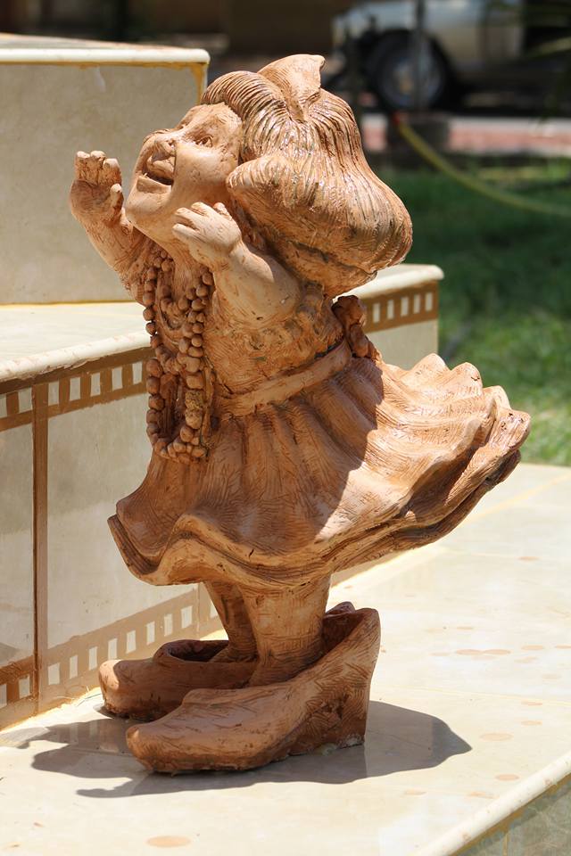 تمثال الطفلة زيزي