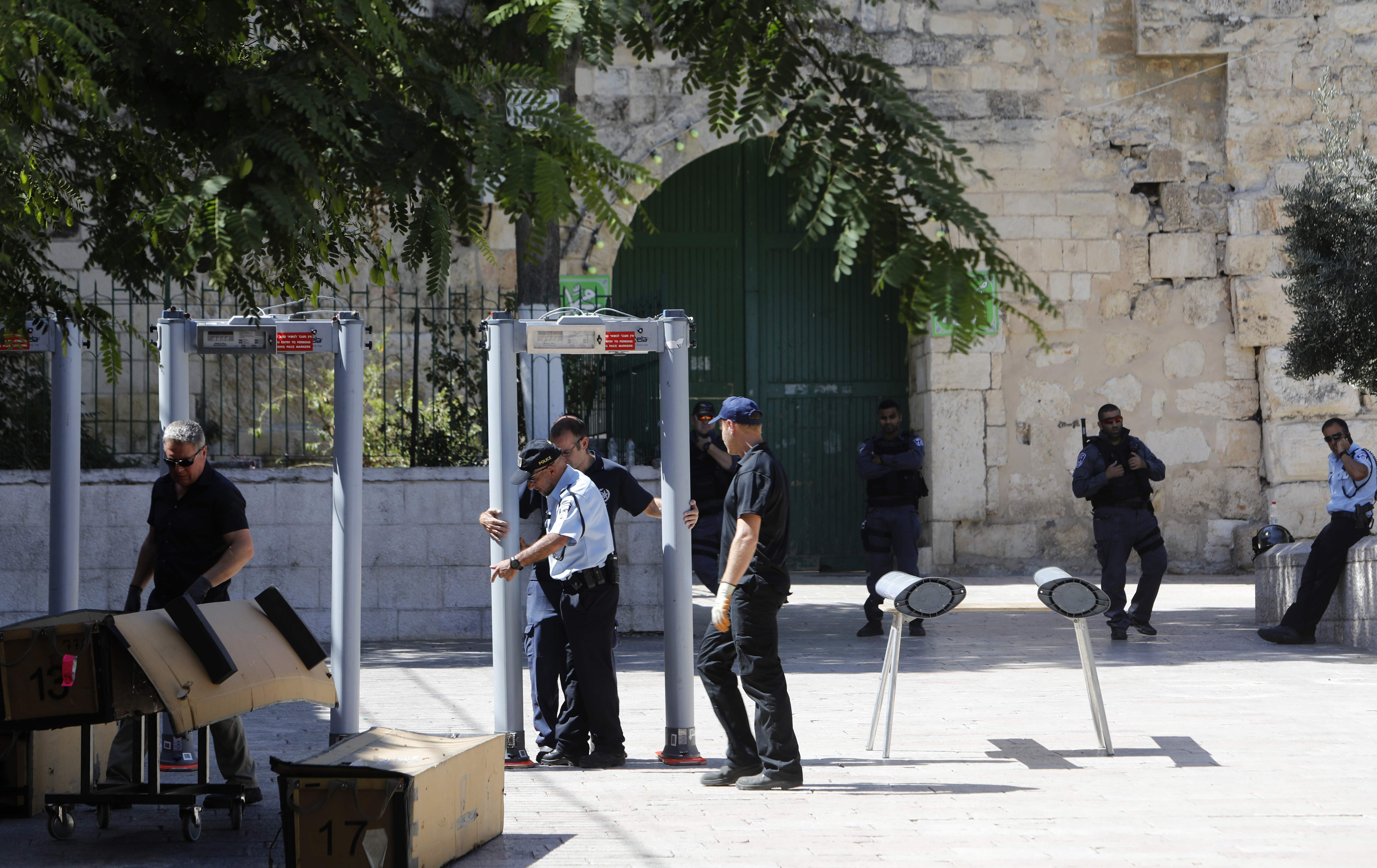 جانب من وضع البوابات