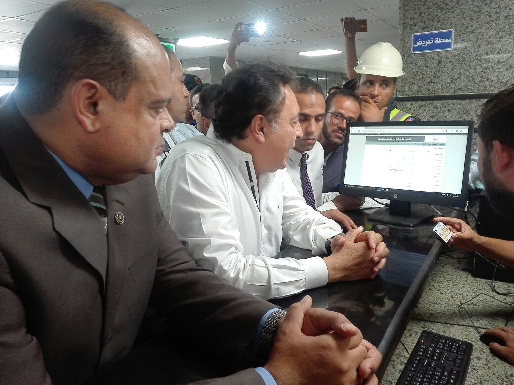 وزير الصحة ومحافظ مطروح يتفقدان مستشفى النجيلة  (4)
