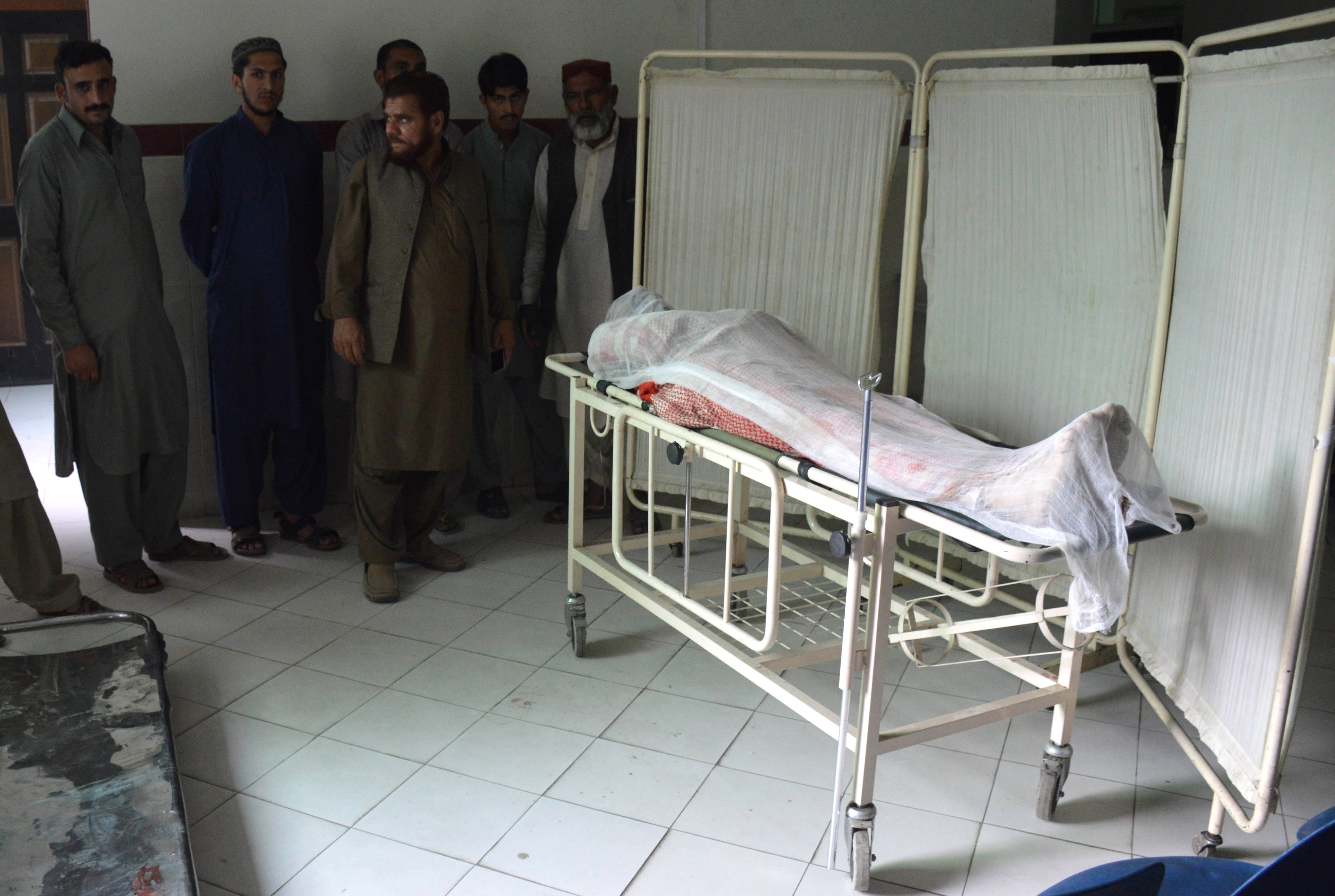 أحد الضحايا جراء اطلاق النار فى باكستان
