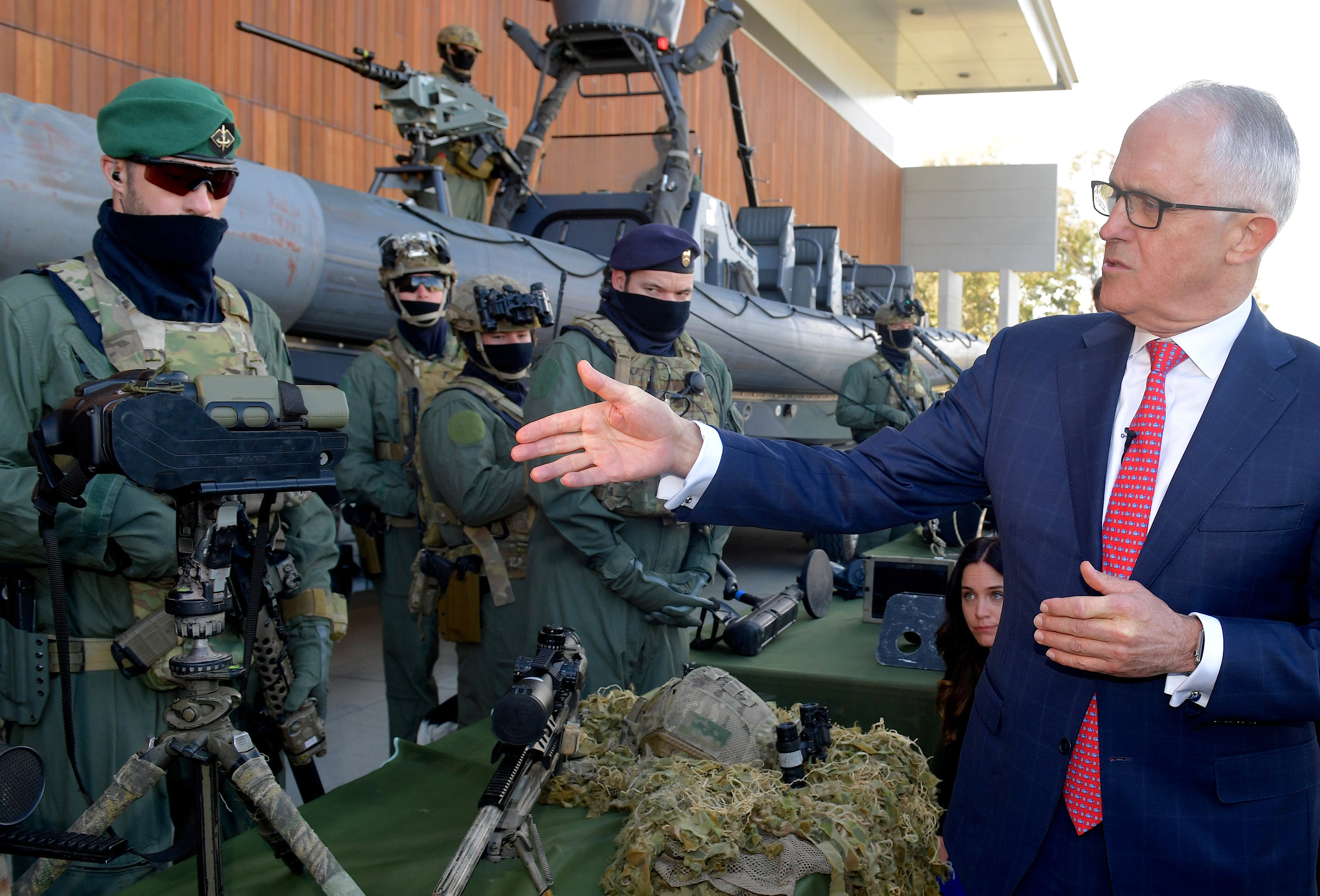 رئيس الوزراء الاسترالى مالكولم تورنبول مع جنود قيادة العمليات الخاصة