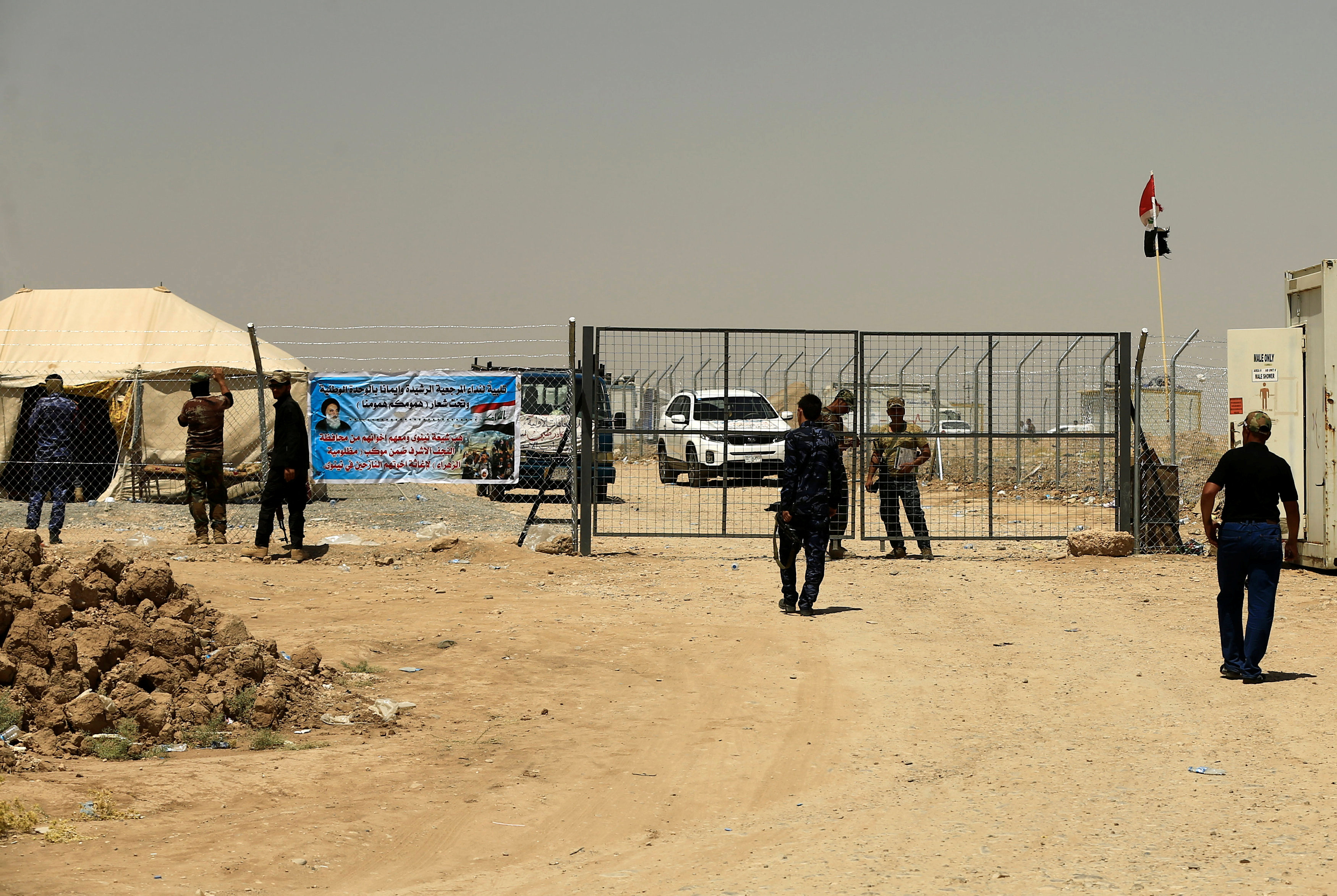 تشديدات أمنية حول مخيم أسر مقاتلو داعش فى الموصل