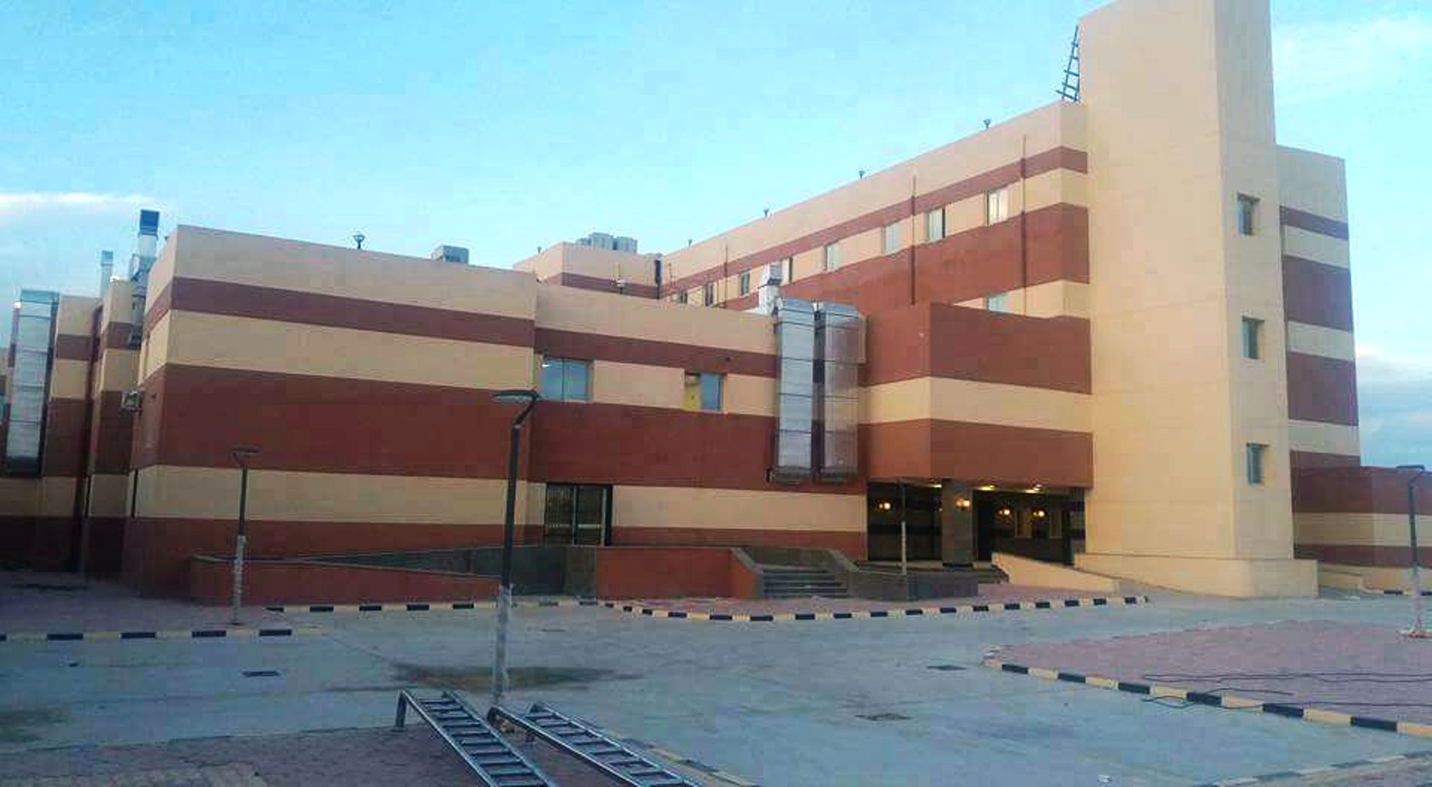 وزير الصحة ومحافظ مطروح يتفقدان مستشفى النجيلة  (2)
