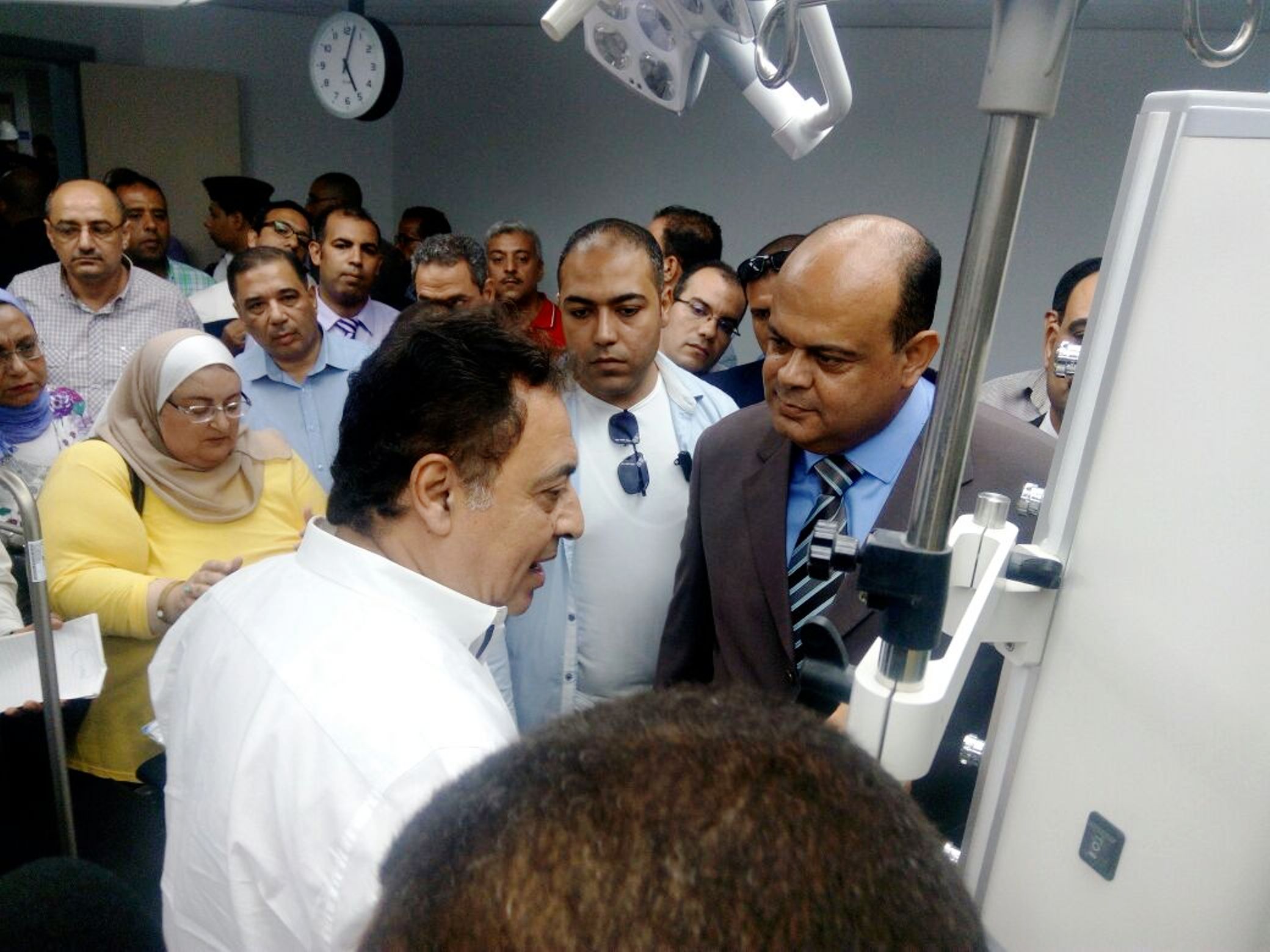 وزير الصحة ينهي جولته بمستشفى النجيلة ويتوجه لمستشفى مطروح العام (5)