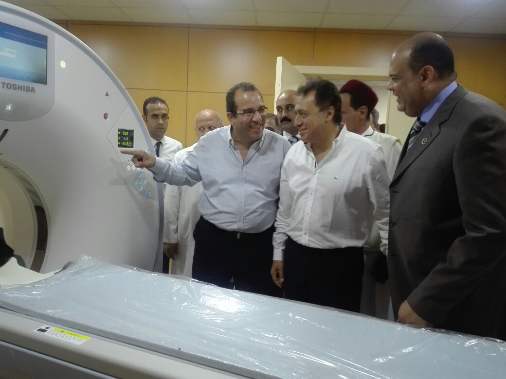 وزير الصحة ومحافظ مطروح يتفقدان مستشفى النجيلة  (3)