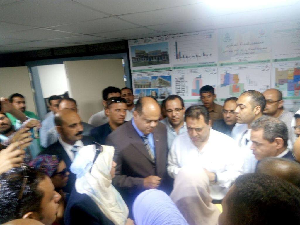 وزير الصحة ومحافظ مطروح يتفقدان مستشفى النجيلة  (1)
