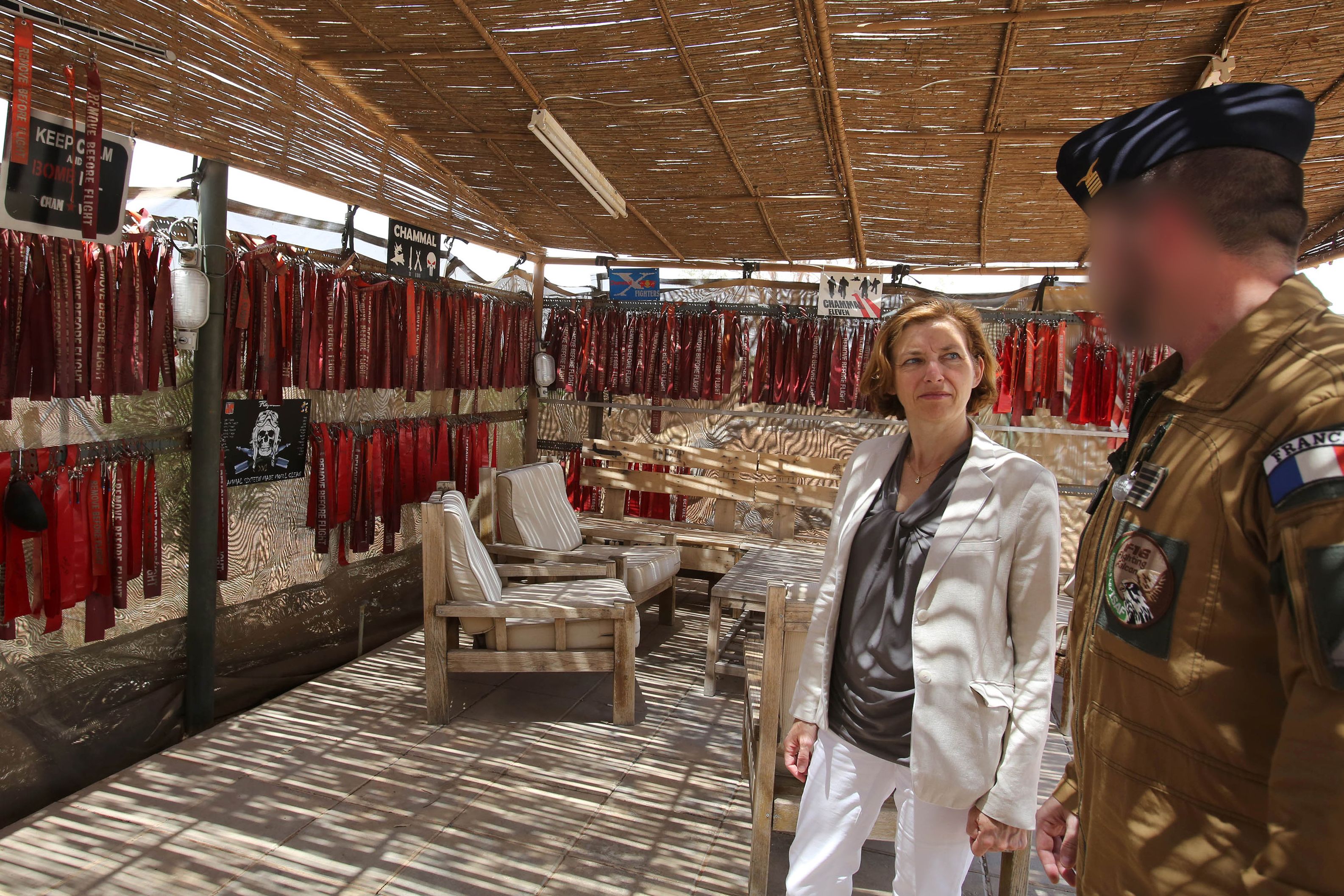 وزيرة الدفاع الفرنسية تلتقى طياريين فرنسيين فى الأردن