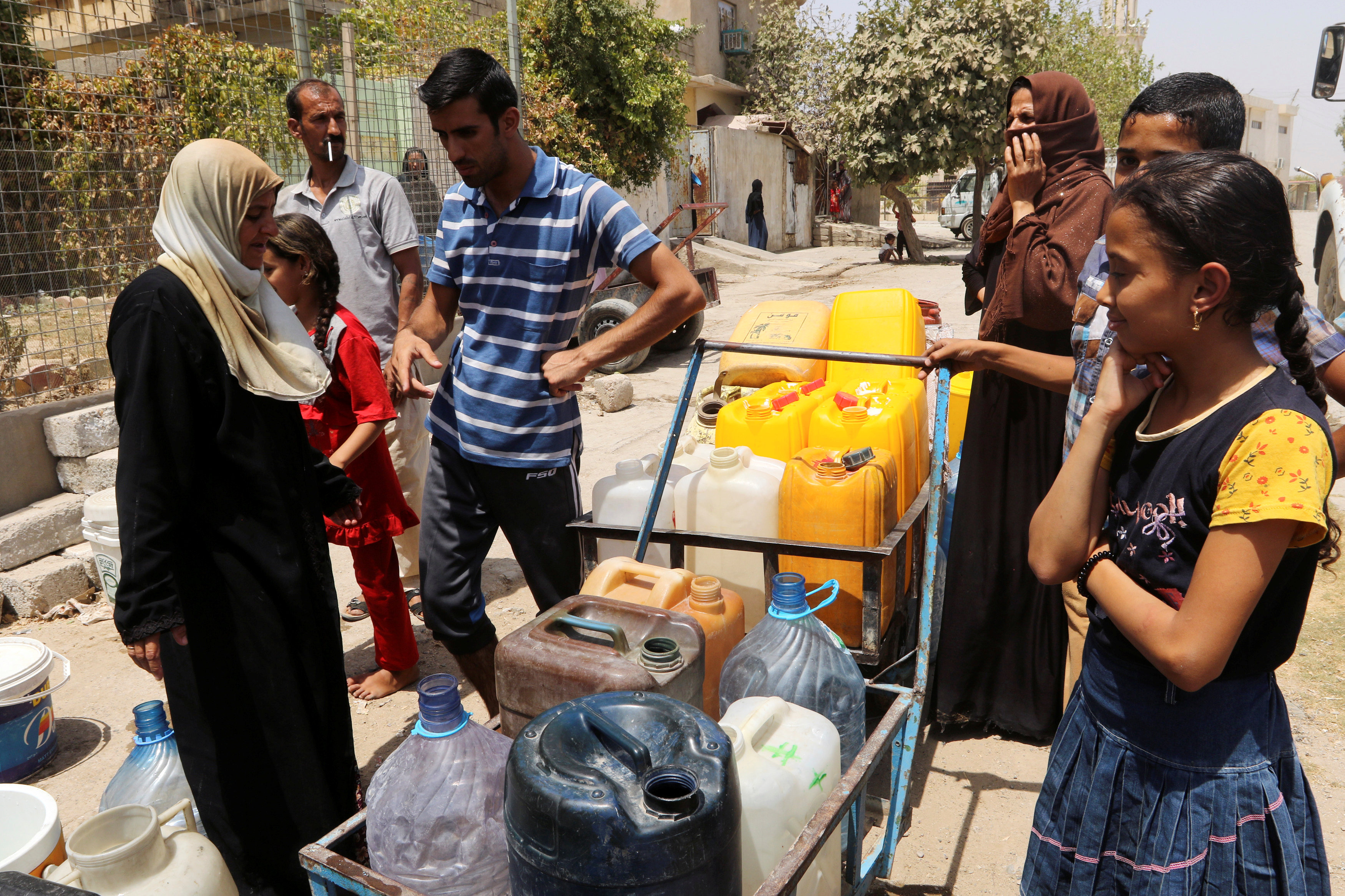 حاويات المياه فى الموصل