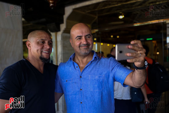 روبرتو كارلوس ونجوم منتخب البرازيل فى زيارة خاصة للأهرامات (13)