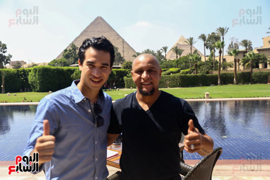 روبرتو كارلوس ونجوم منتخب البرازيل فى زيارة خاصة للأهرامات (9)