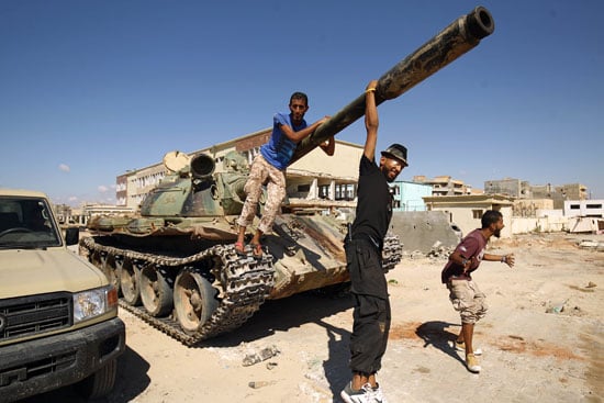 عناصر من الجيش الليبى وسط بنغازى