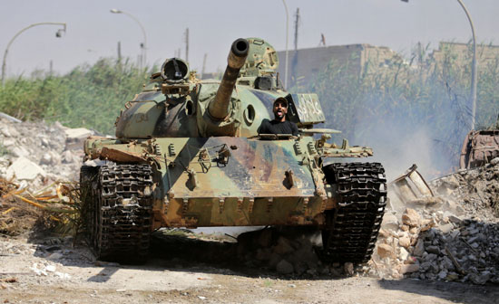 آلية عسكرية فى بنغازى