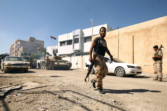 الجيش الليبى يطهر بنغازى من المتشدديم