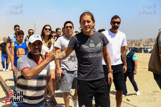 روبرتو كارلوس ونجوم منتخب البرازيل فى زيارة خاصة للأهرامات (16)