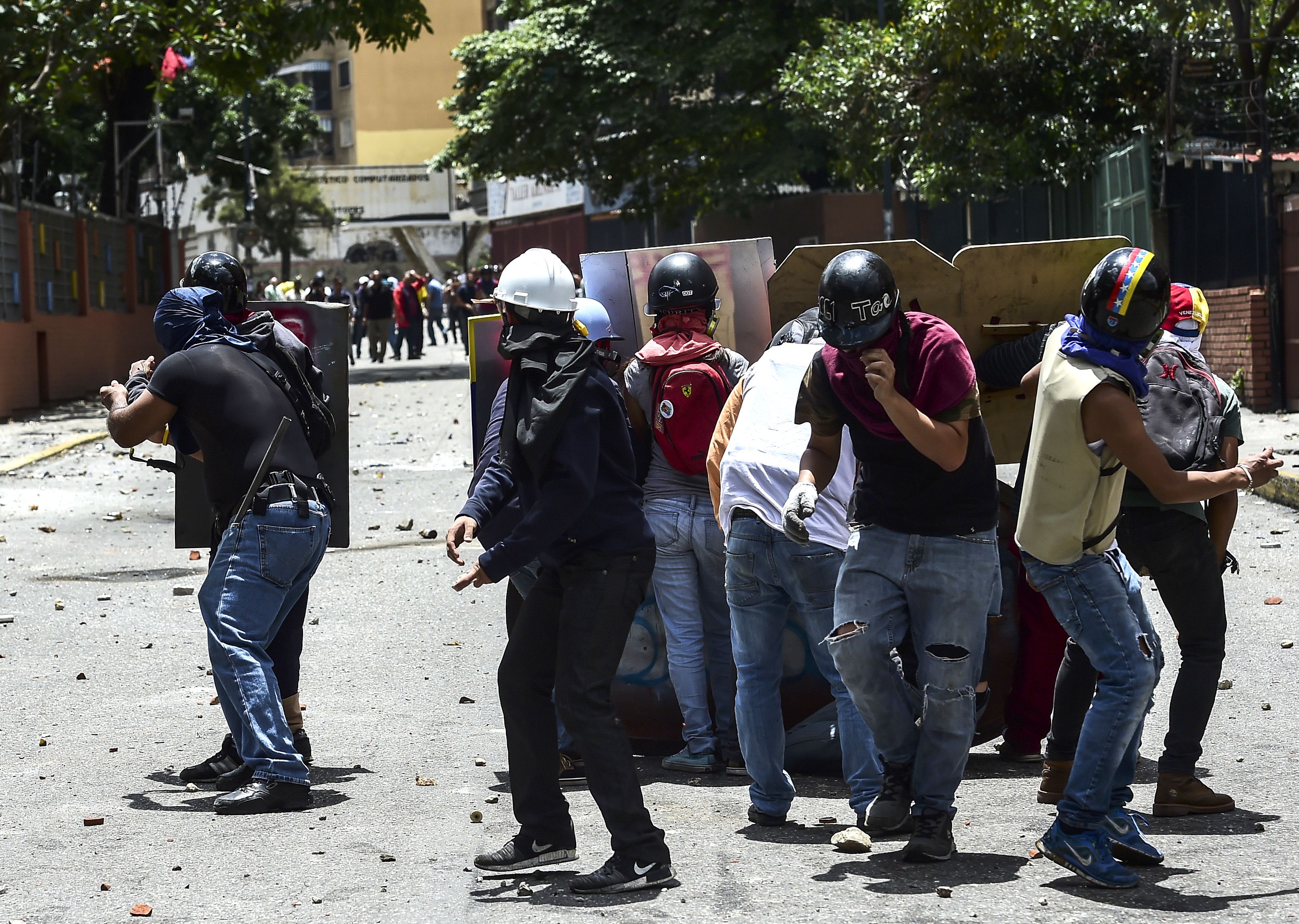 اشتباكات بين قوات الأمن والمتظاهرين
