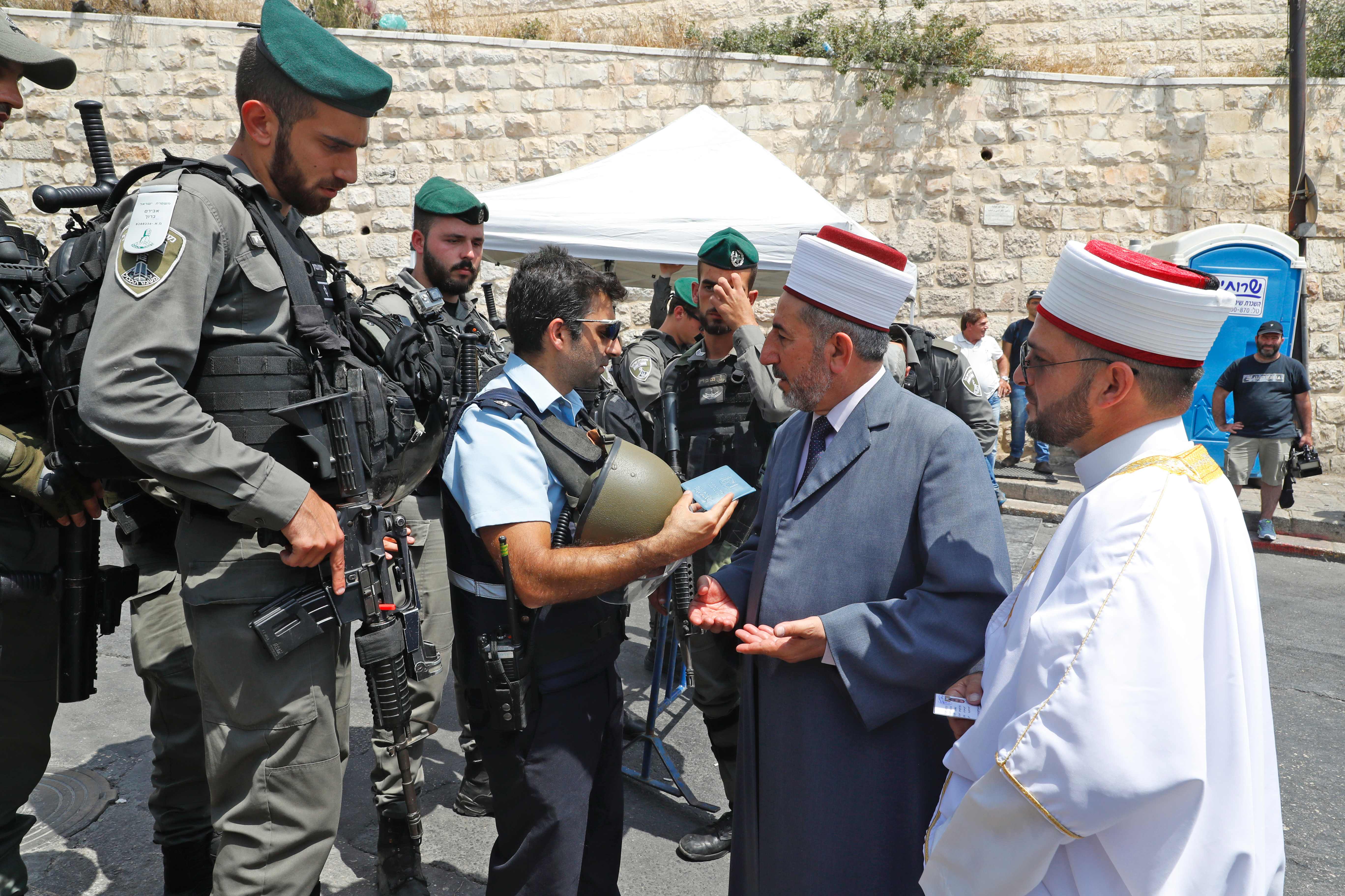 محاصرة القوات الإسرائيلية