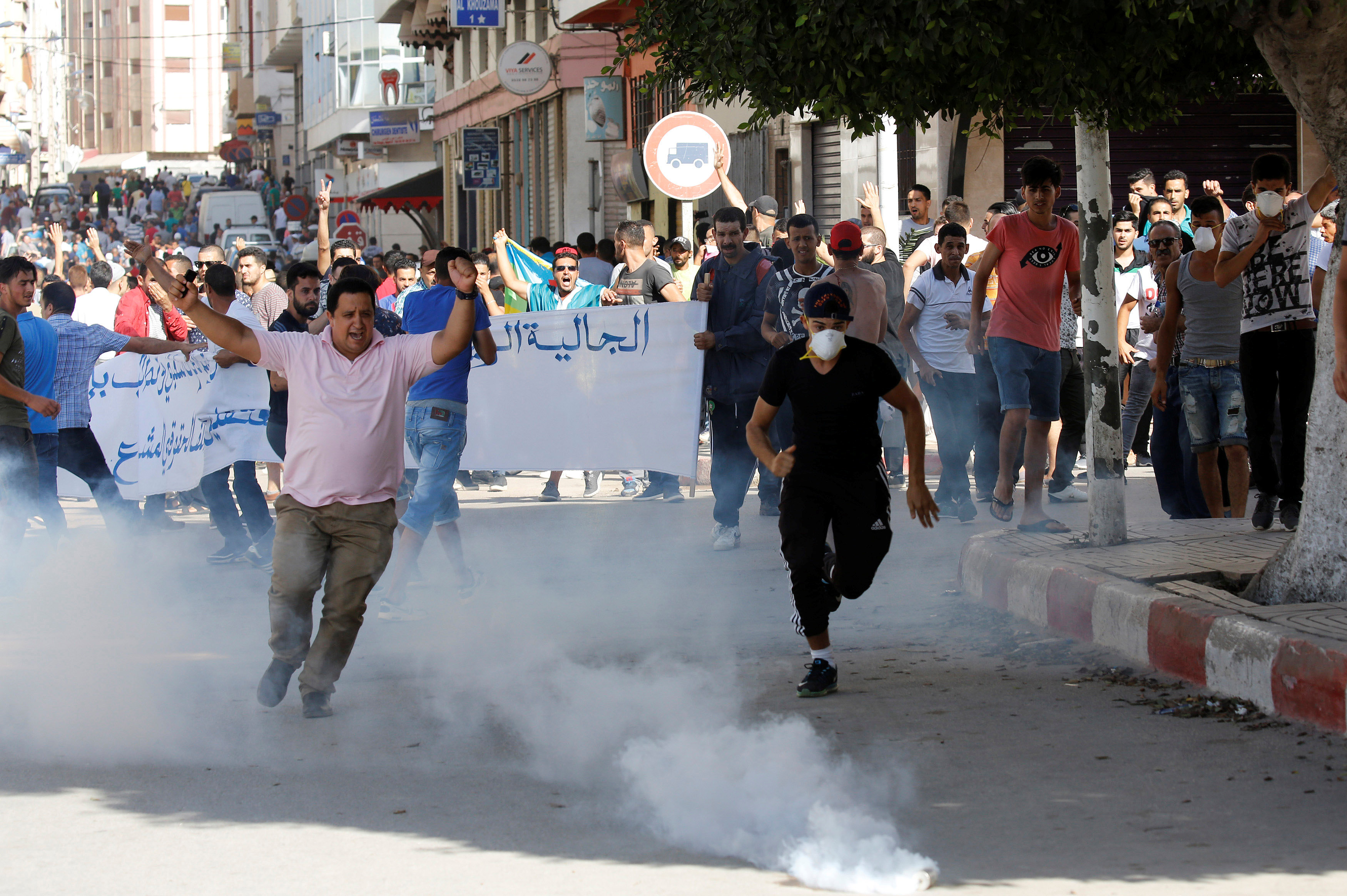 اشتباكات بين المتظاهرين وقوات الأمن المغربية