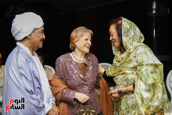 السفيرة فايزة أبو النجا، مستشار رئيس الجمهورية للأمن القومى وحوار مع والدة العروس