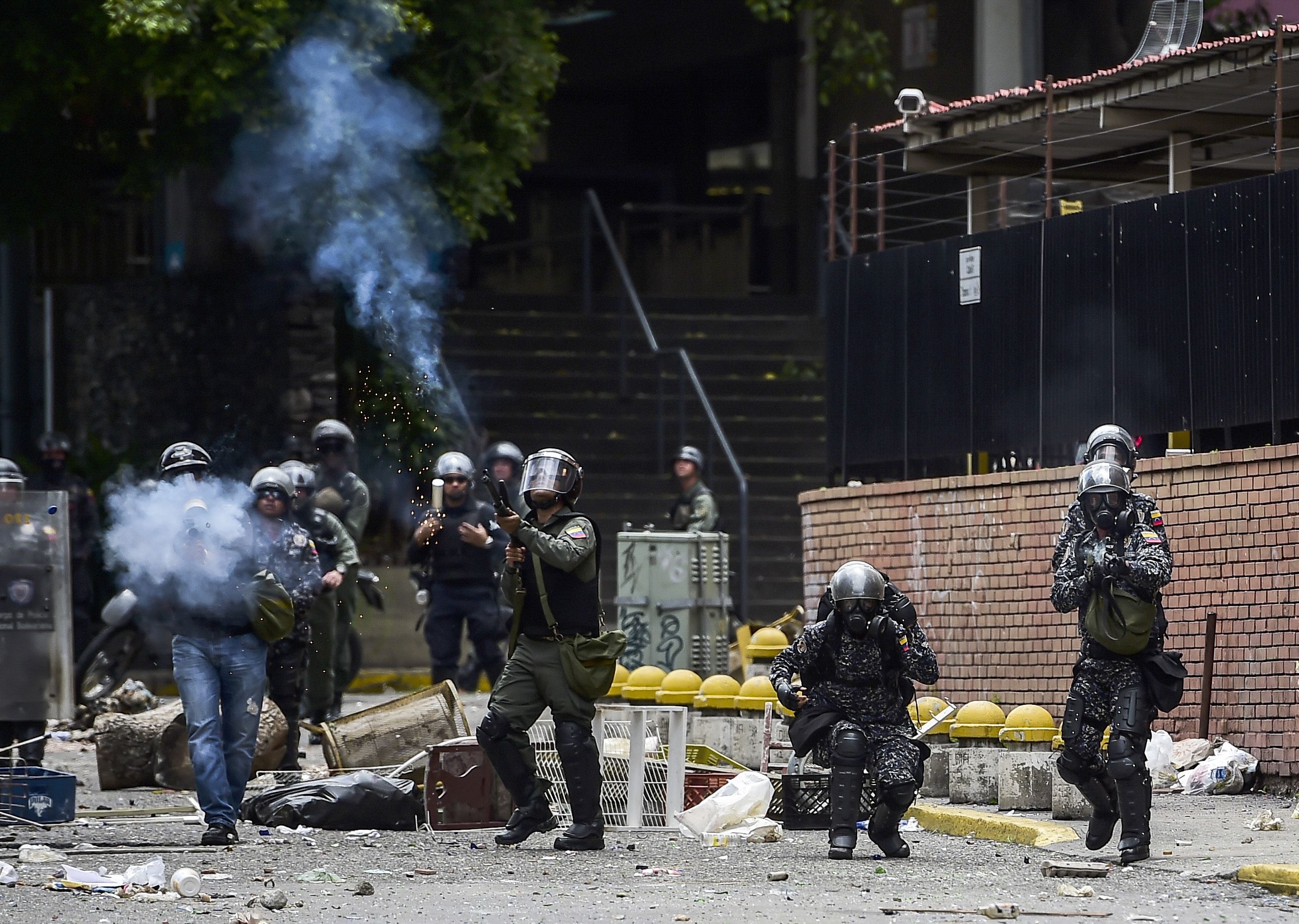 الشرطة الفنزويلية تطلق الخرطوش على المحتجين