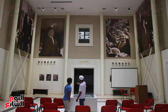 صور لناصر داخل المتحف 