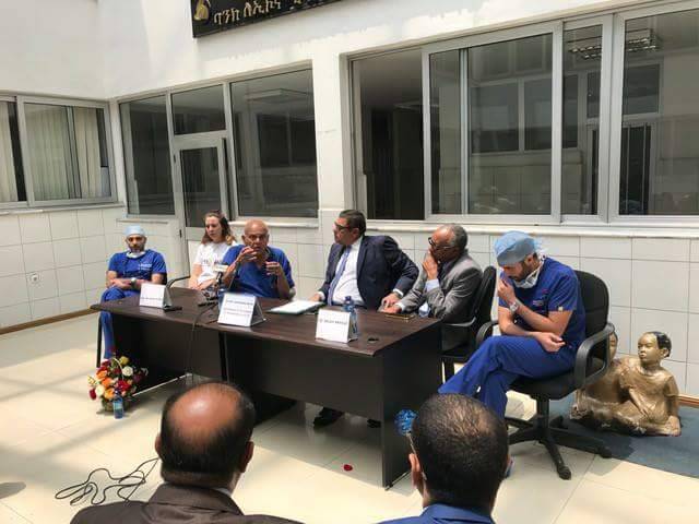 المؤتمر الصحفى للجراح العالمى الدكتور مجدى يعقوب فى سفارة مصر بأثيوبيا