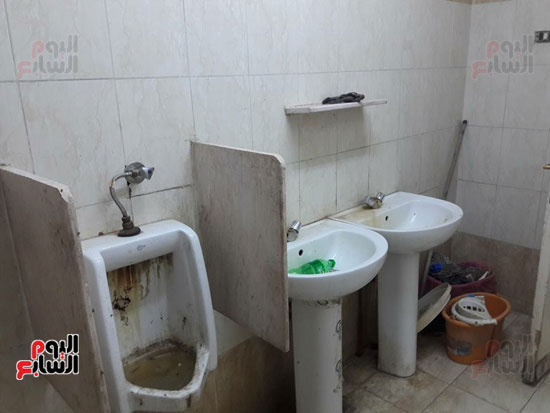 حمامات غير آدمية بمستشفى ديروط