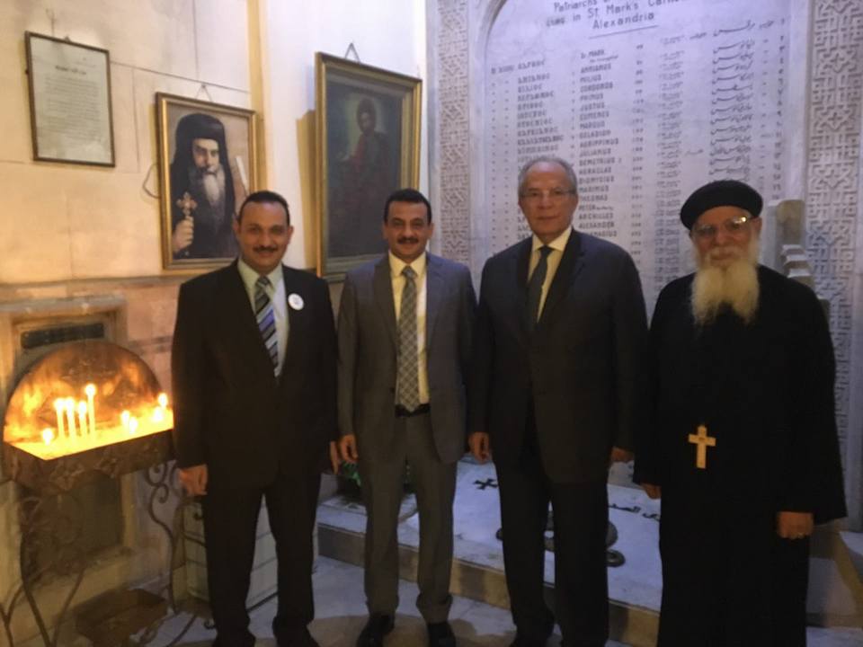 وزير التنمية المحلية يزور الكنيسة المرقسية بالإسكندرية (3)