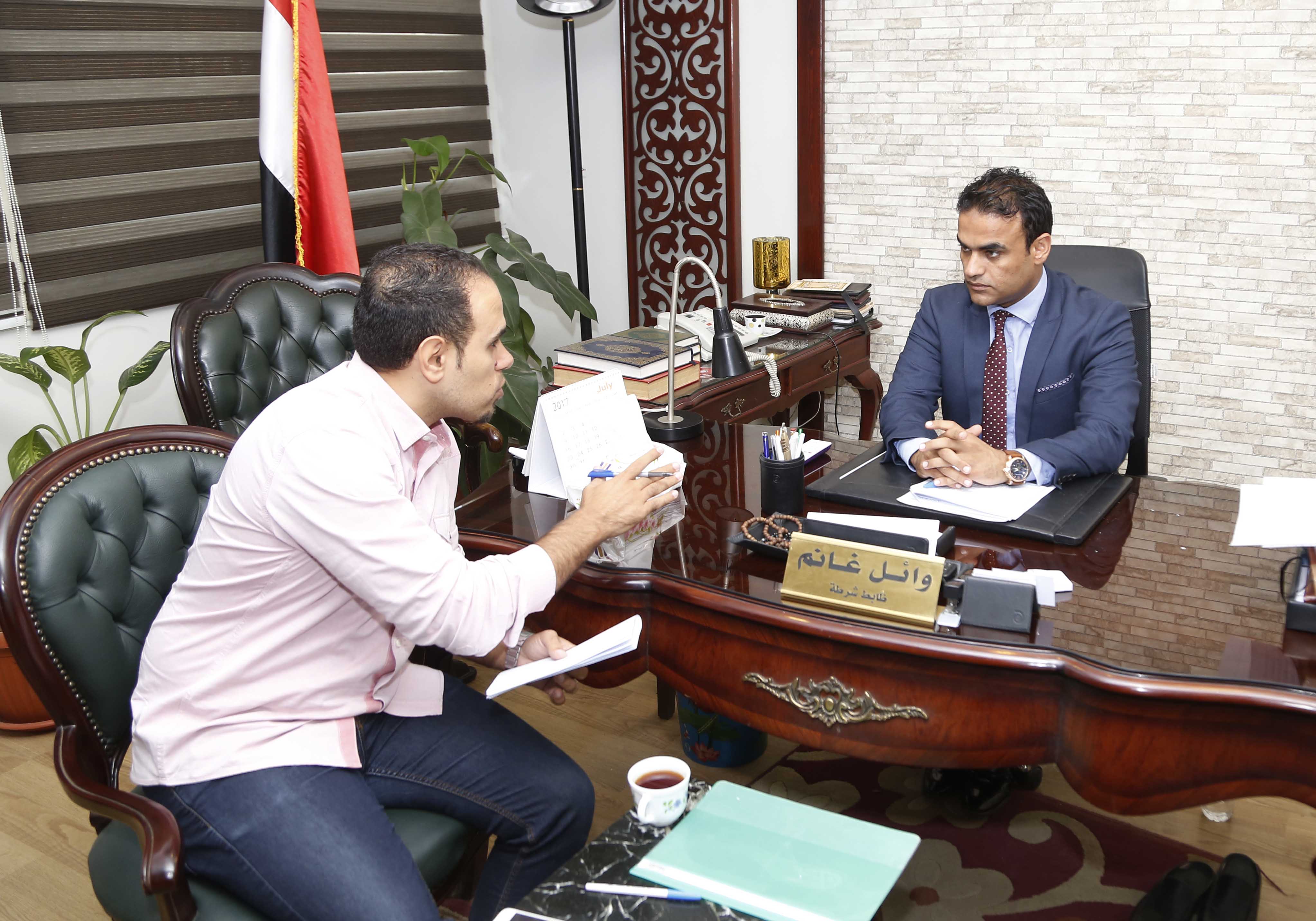رئيس مباحث مدينة نصر يتحدث مع الزميل إبراهيم أحمد
