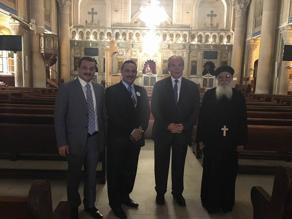 وزير التنمية المحلية يزور الكنيسة المرقسية بالإسكندرية (1)