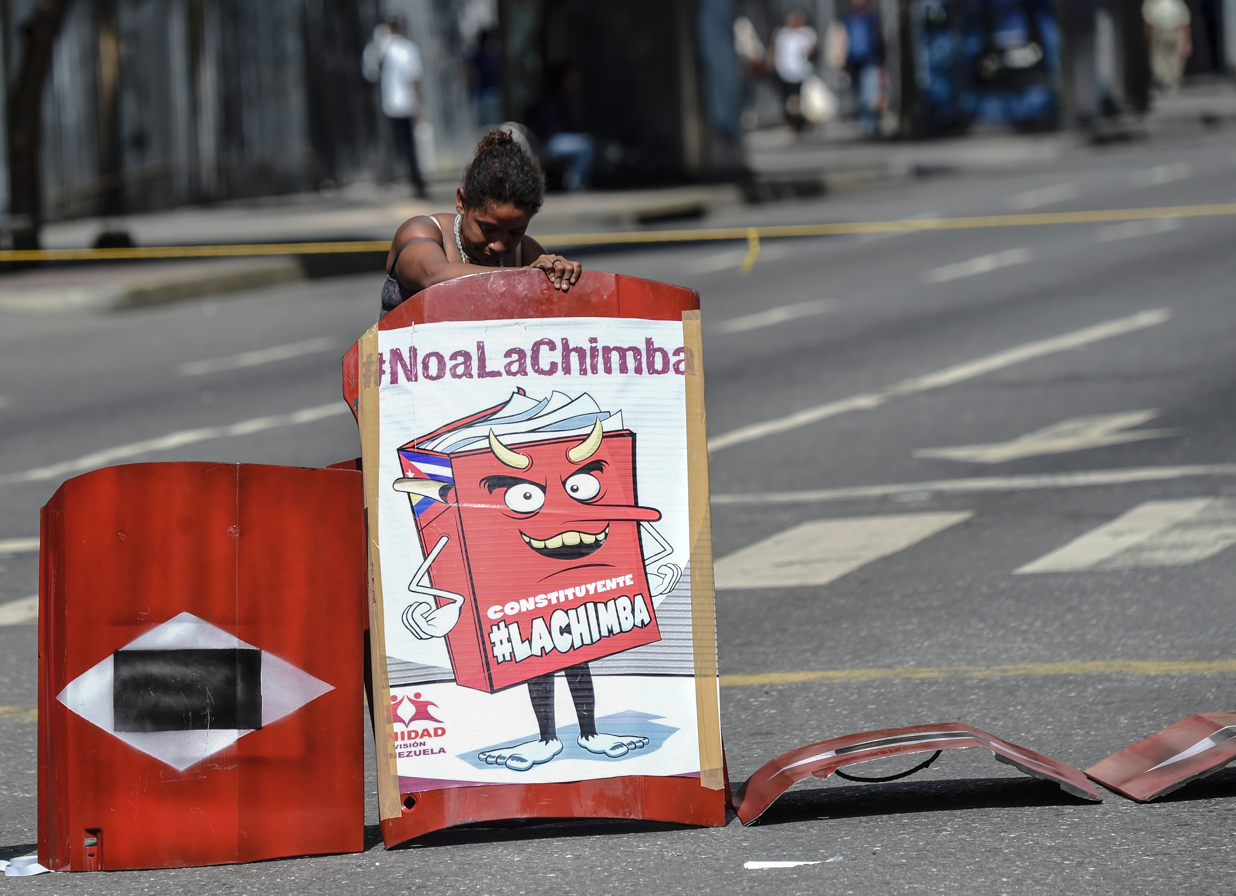 لافتات ضد الرئيس الفنزويلى
