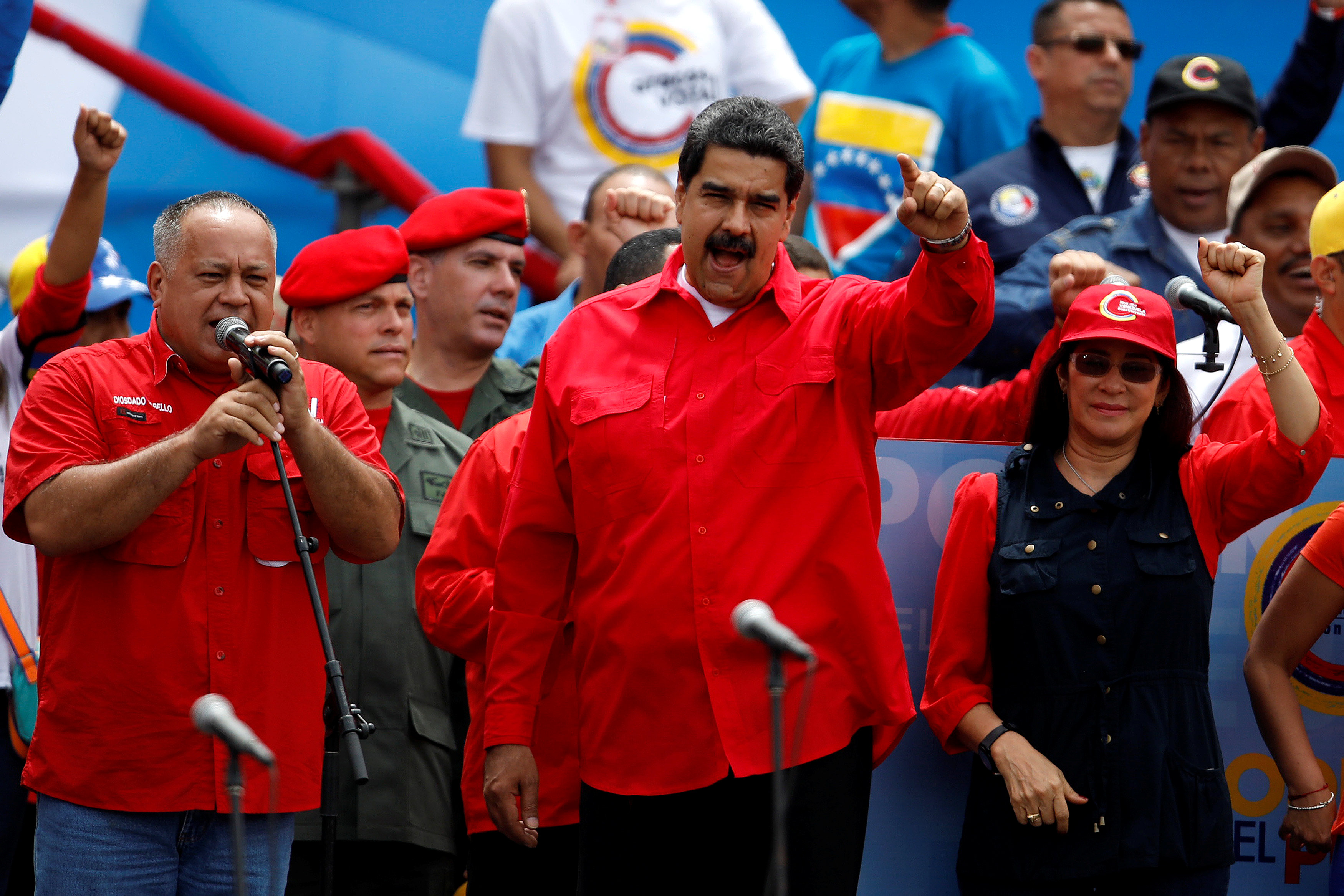 الرئيس الفنزويلى نيكولاس مادورو يخاطب مؤيديه