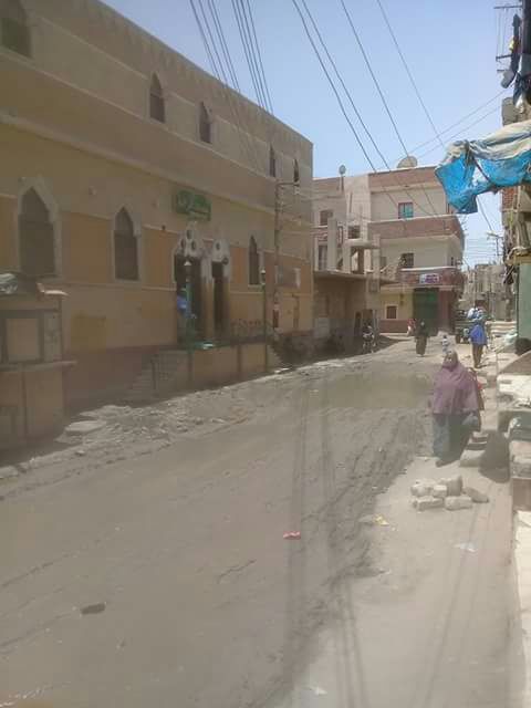 طفح مياه المجارى فى شوارع قرية بهبشين