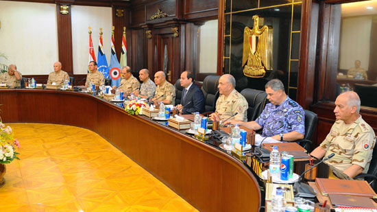 السيسسى يترأس اجتماع المجلس العسكرى (2)