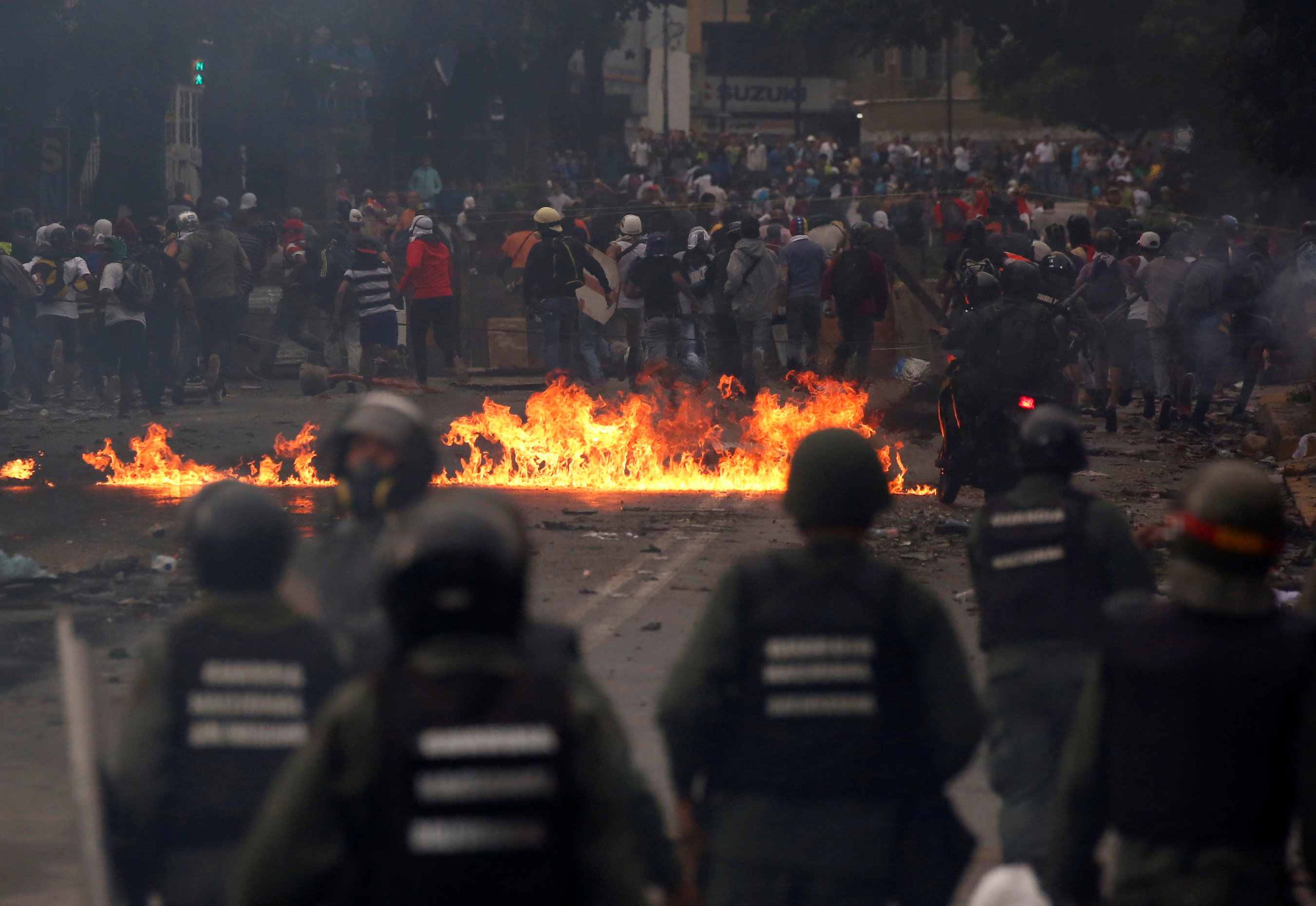 الشرطة الفنزويلية تطارد المحتجين