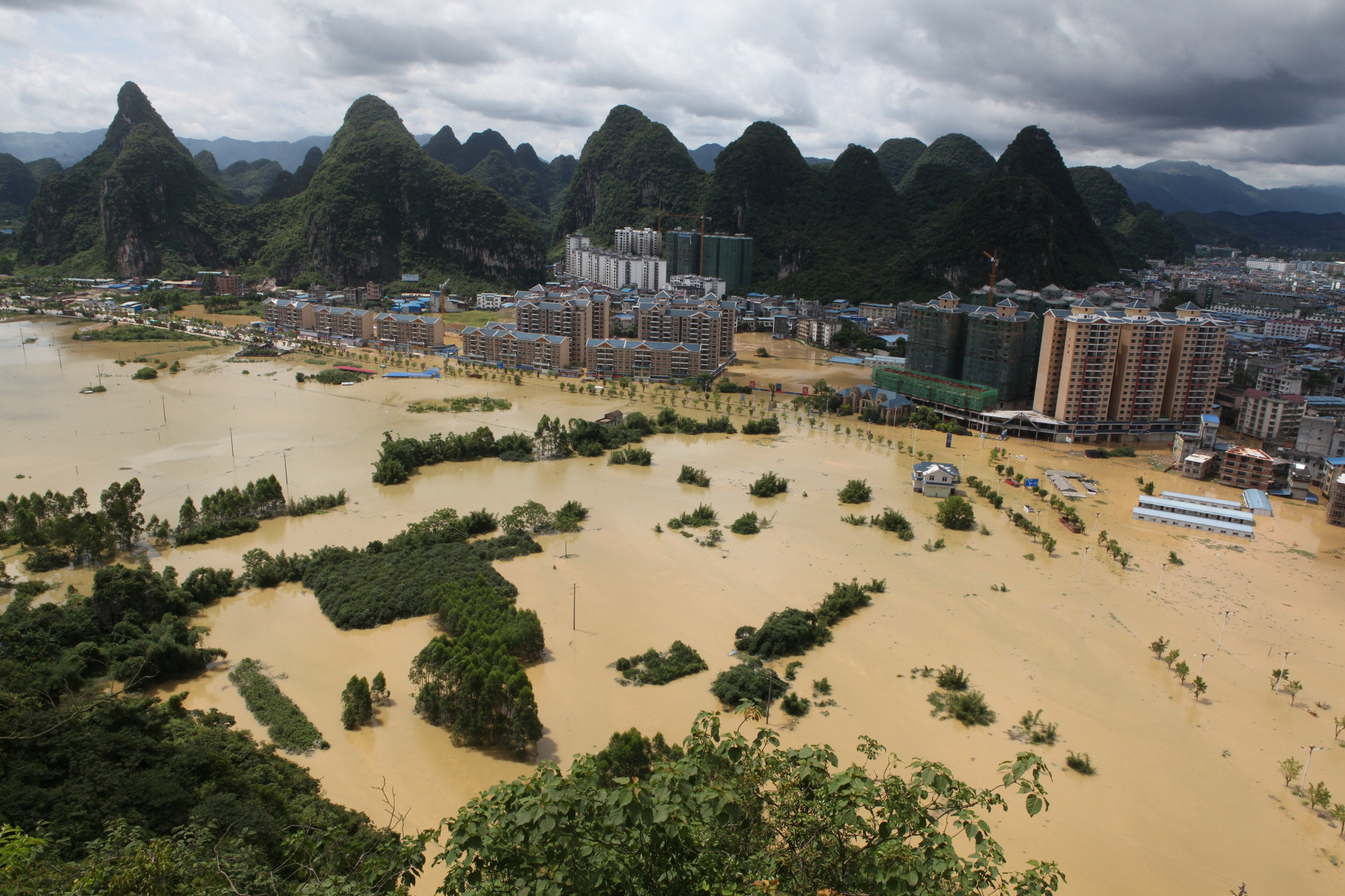 الامطار الغزيرة فى الصين تتحول إلى فيضانات