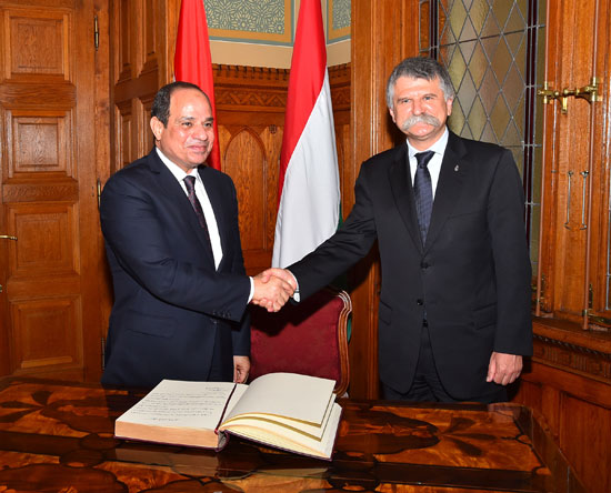 لاسلو كوفير رئيس البرلمان المجرى (5)