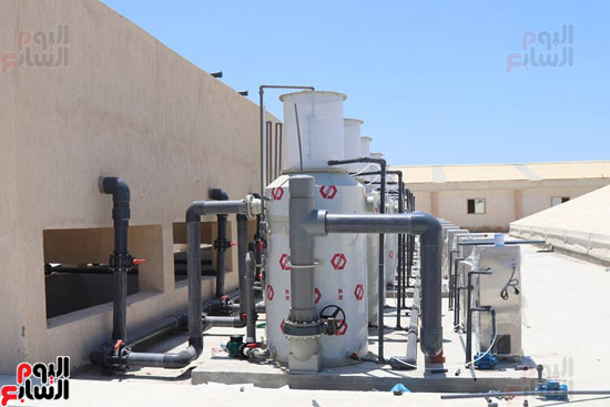 جانب من الآلات المستخدمة فى المصانع المقامة بالمزرعة