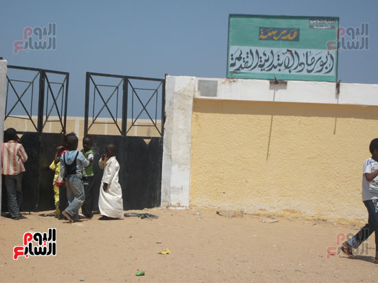      مدرسة ابتدائية بمنطقة أبورماد فى الشلاتين