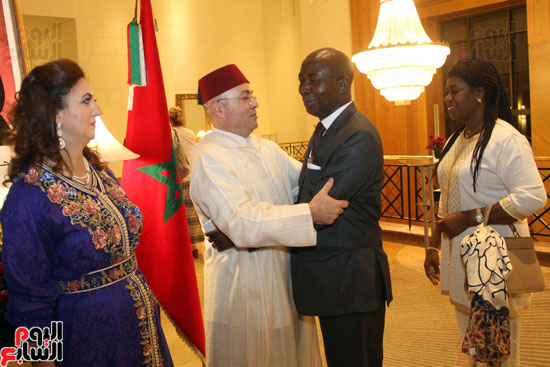 السفير المغربى خلال تحية سفير ساحل العاج