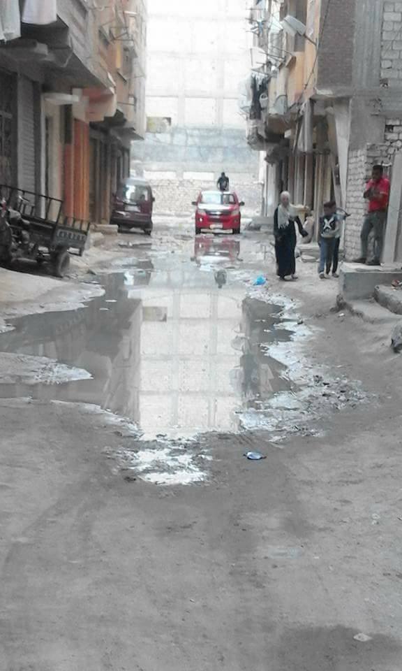 مياه الصرف تغرق شوارع الفلكى (2)
