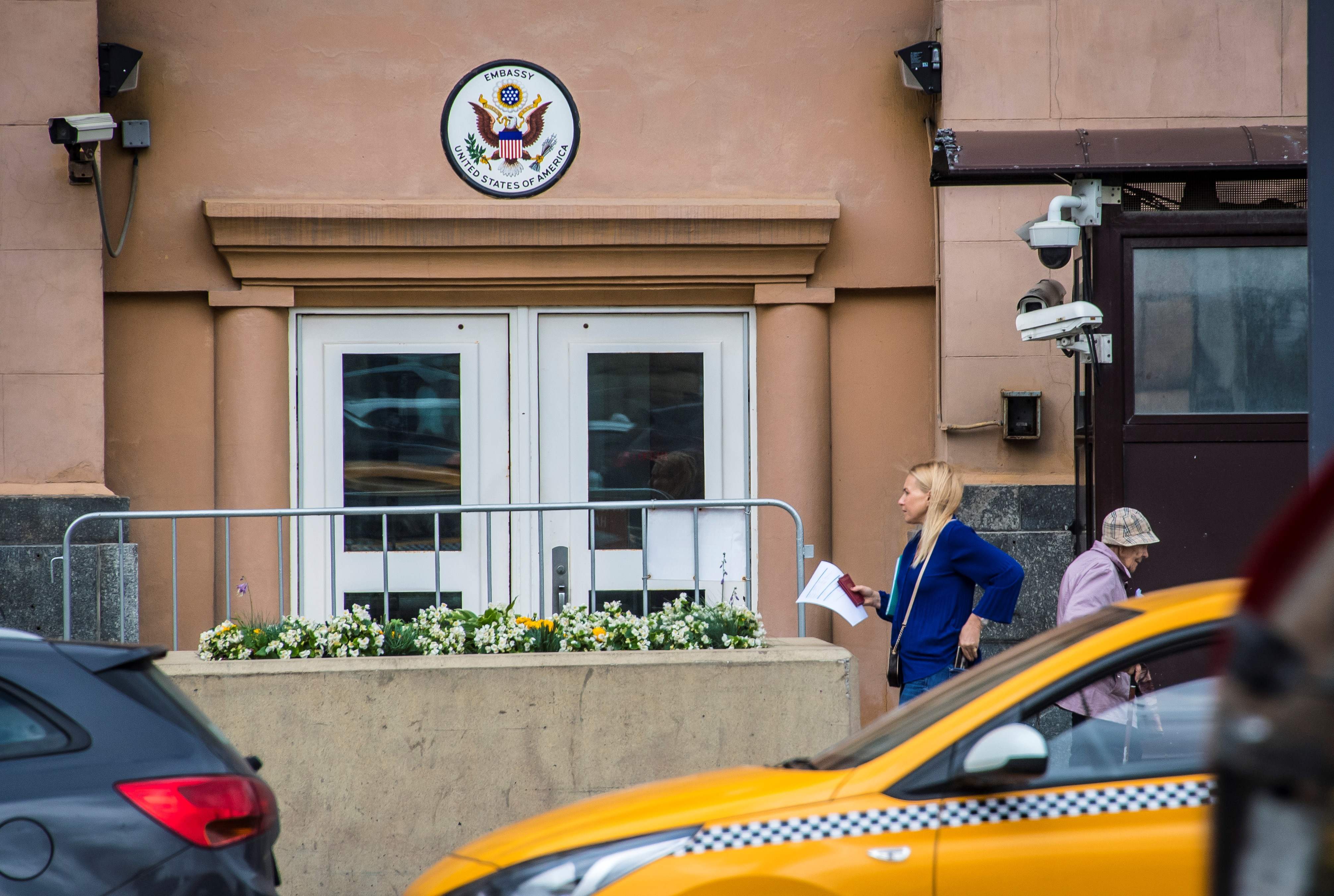 اغلاق ابواب السفارة الأمريكية فى موسكو