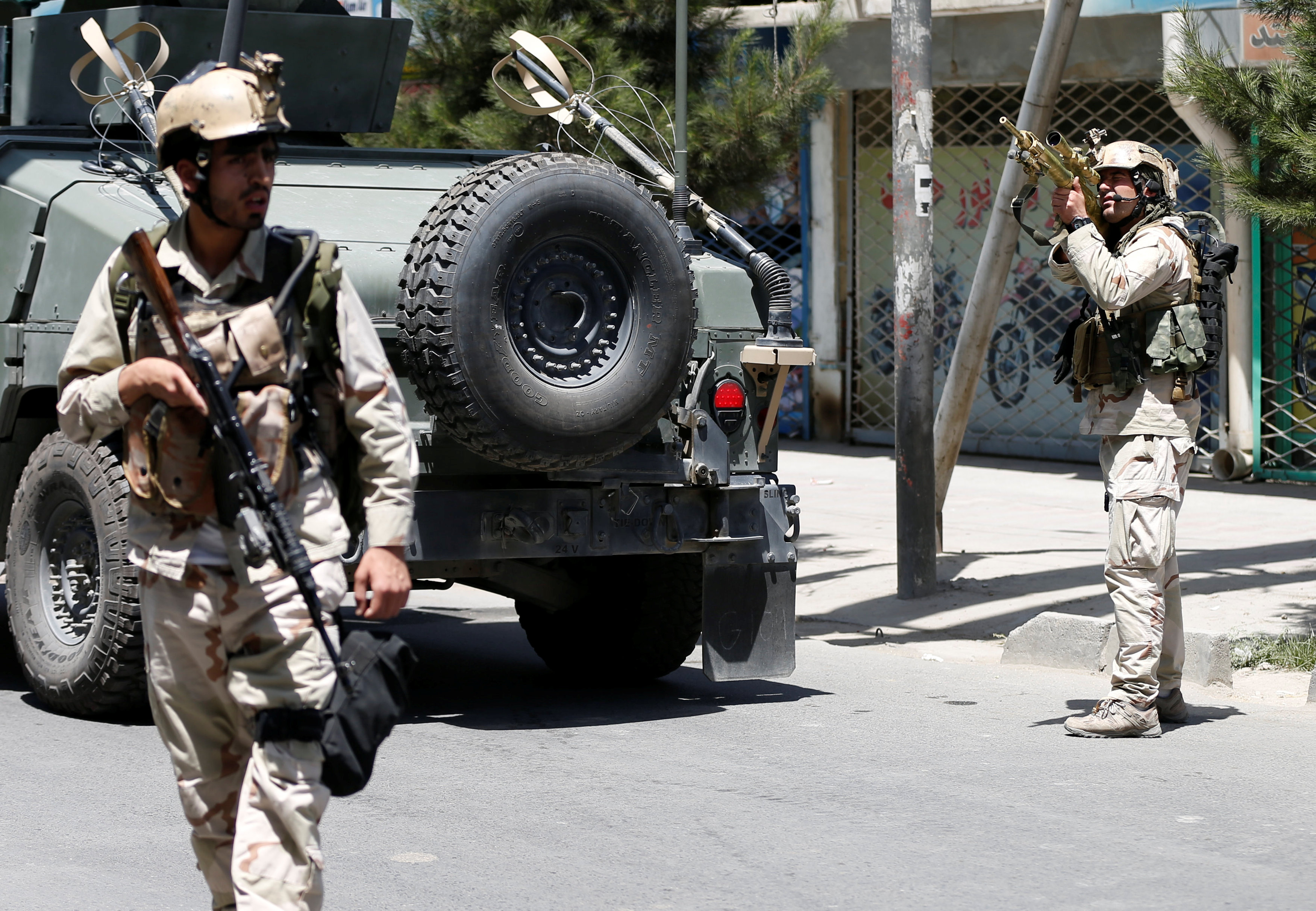 الجيش الأفغانى يؤمن محيط السفارة العراقية عقب التفجير