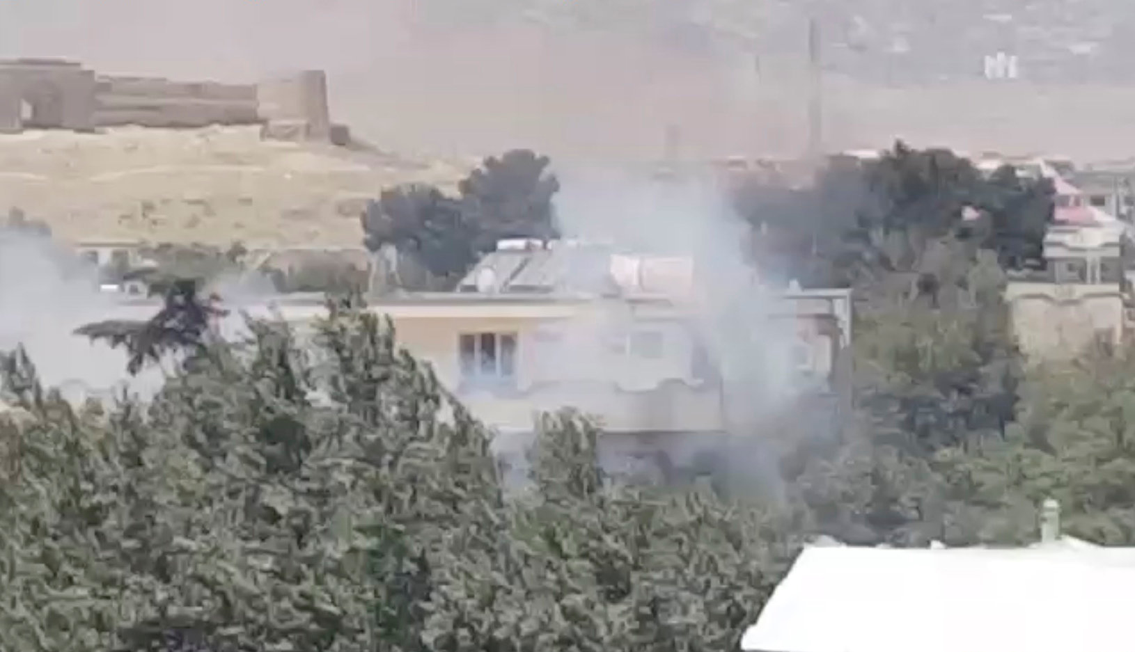 تصاعد الدخان عقب تفجير كابول