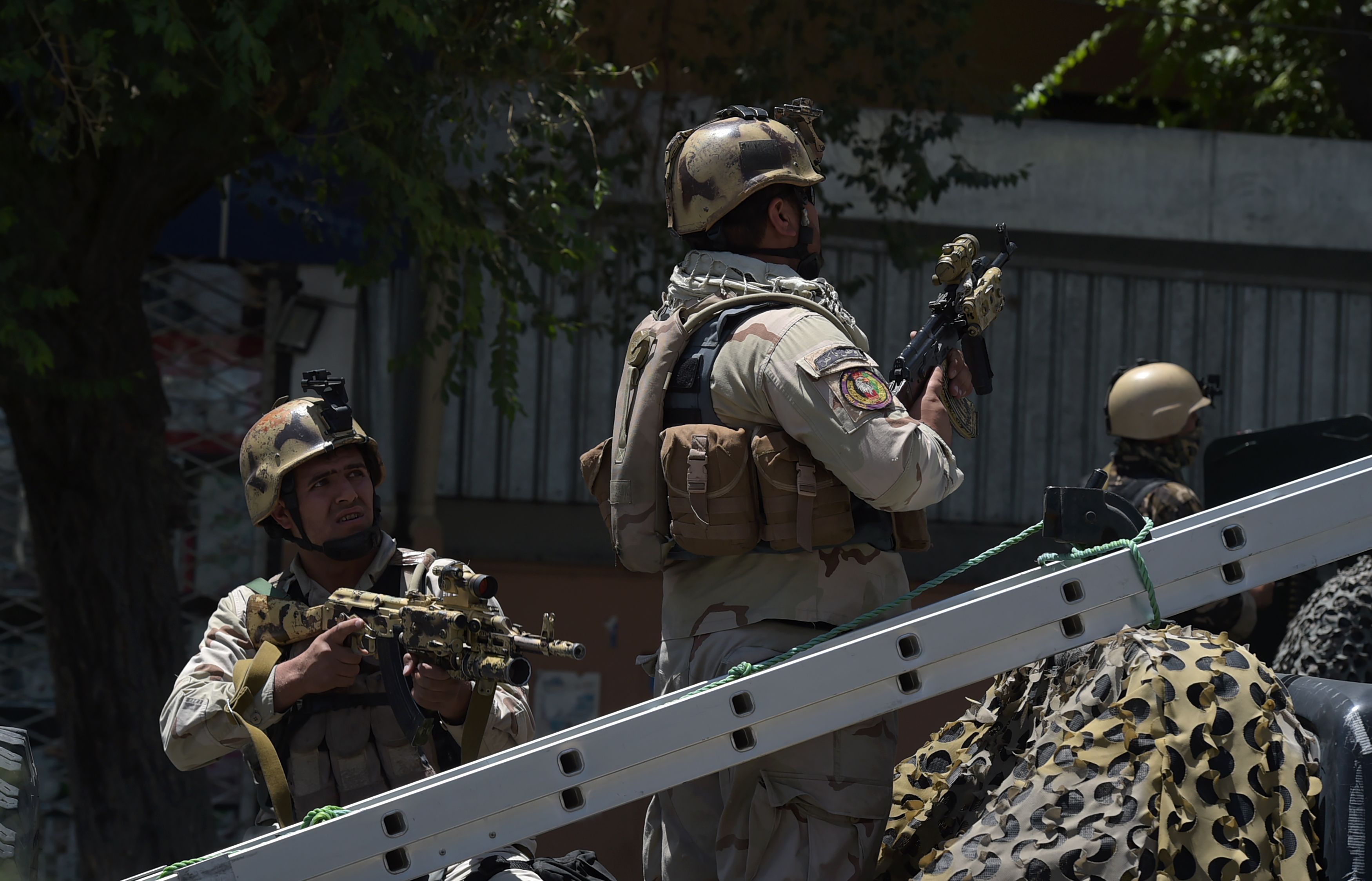 الجيش الأفغانى يمشط محيط السفارة العراقية عقب التفجير