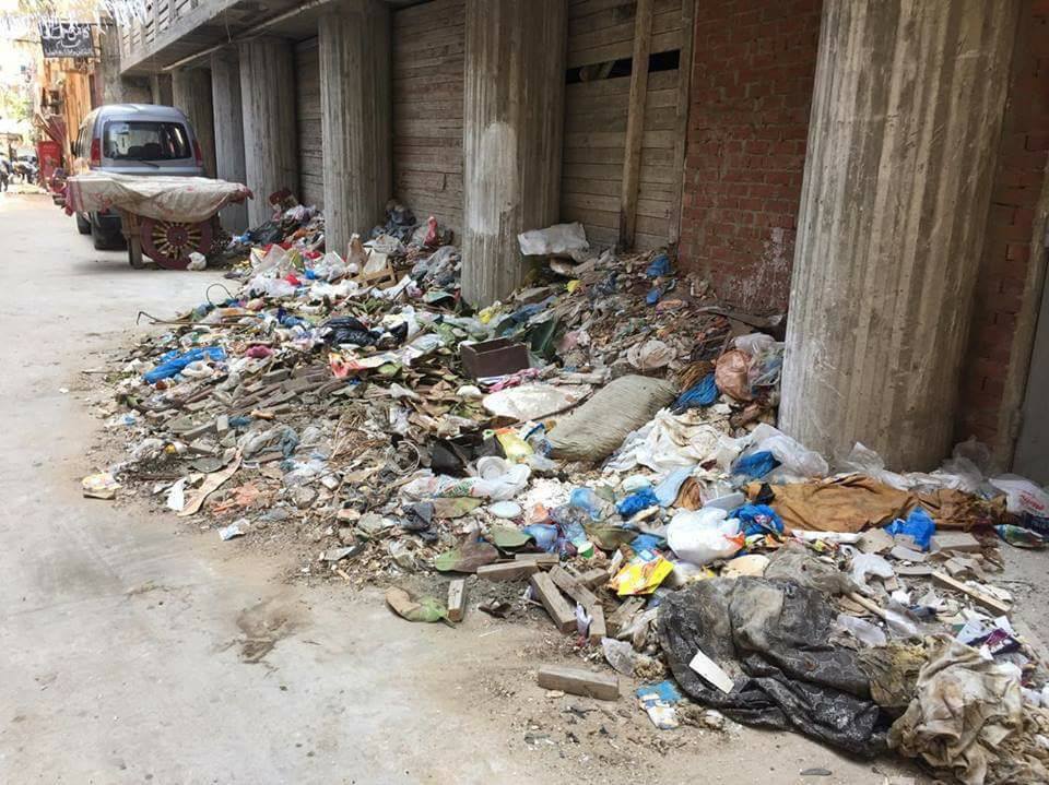 القمامة المنتشرة فى الشارع (1)