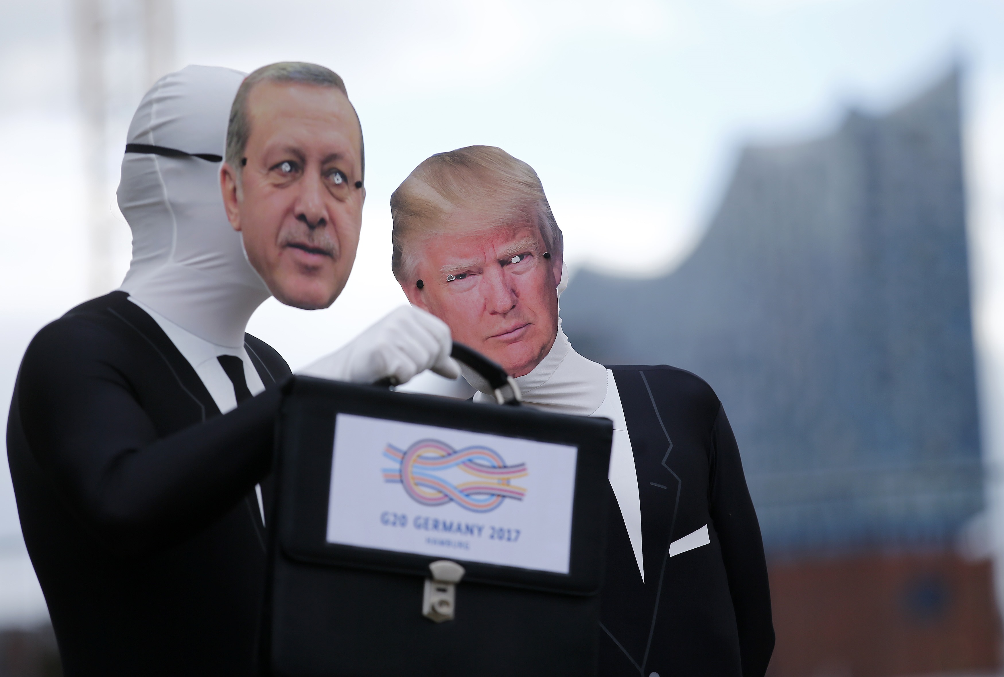 مشهد يجسد تجمع الرئيس الأمريكى ونظيره التركى