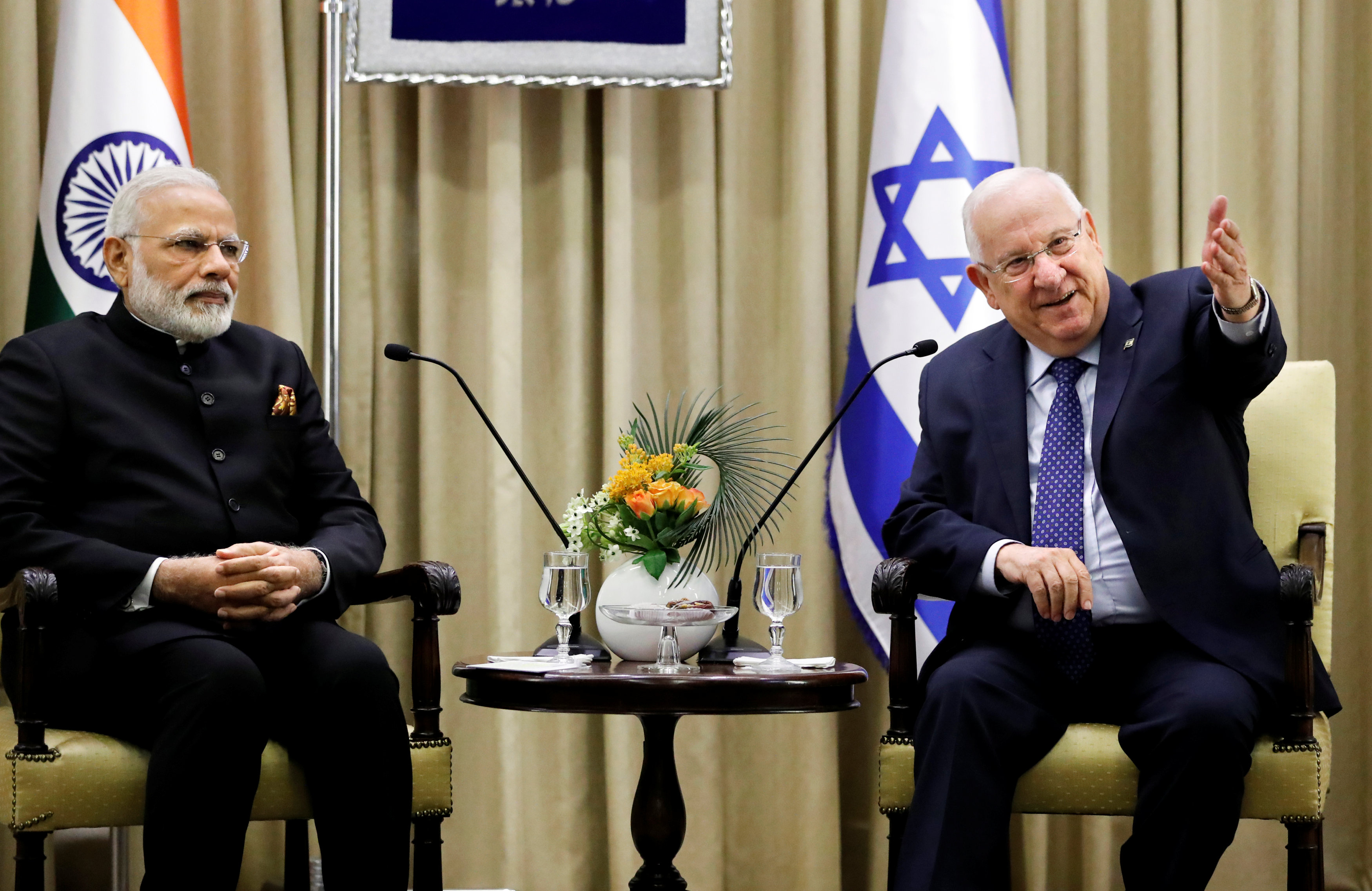 لقاء بين رئيس الوزراء الهندى والرئيس الإسرائيلى