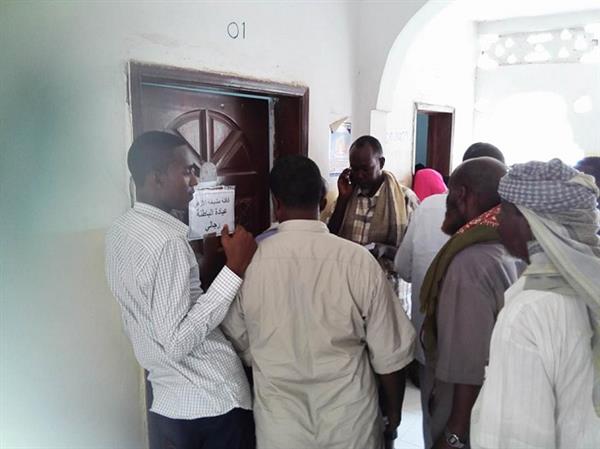 الصوماليين يتوافدون لاجراء الفحوصات 